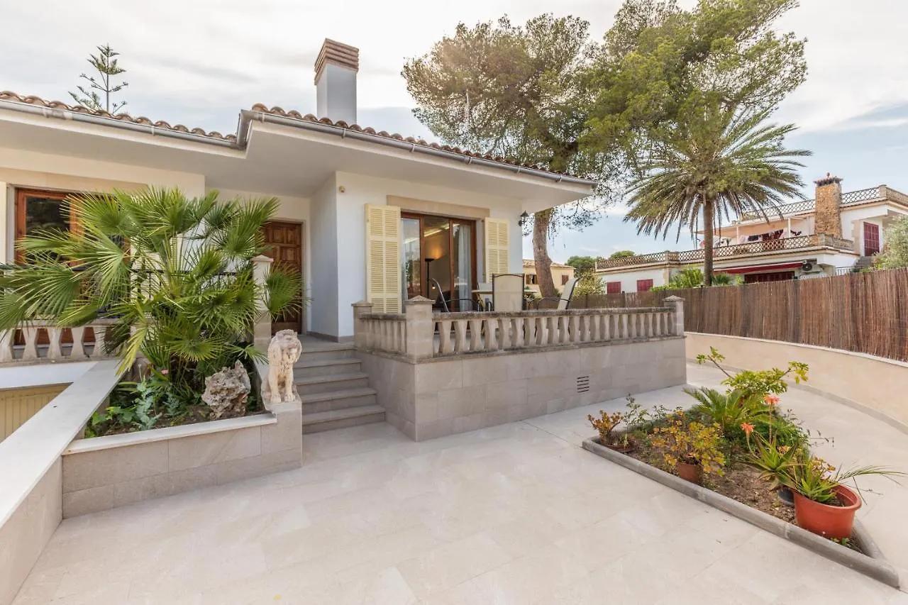 Villa Con Jardin Cerca De La Playa Muro Spain